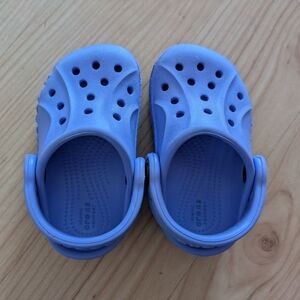 Purple Crocs toddler size C4
